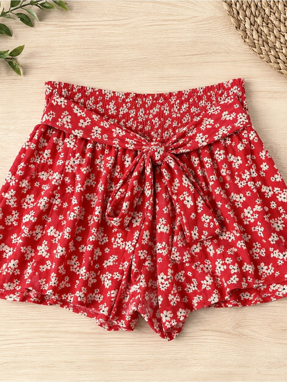 American Eagle High-Waisted Smocked Floral Tie Shorts Red XS/S